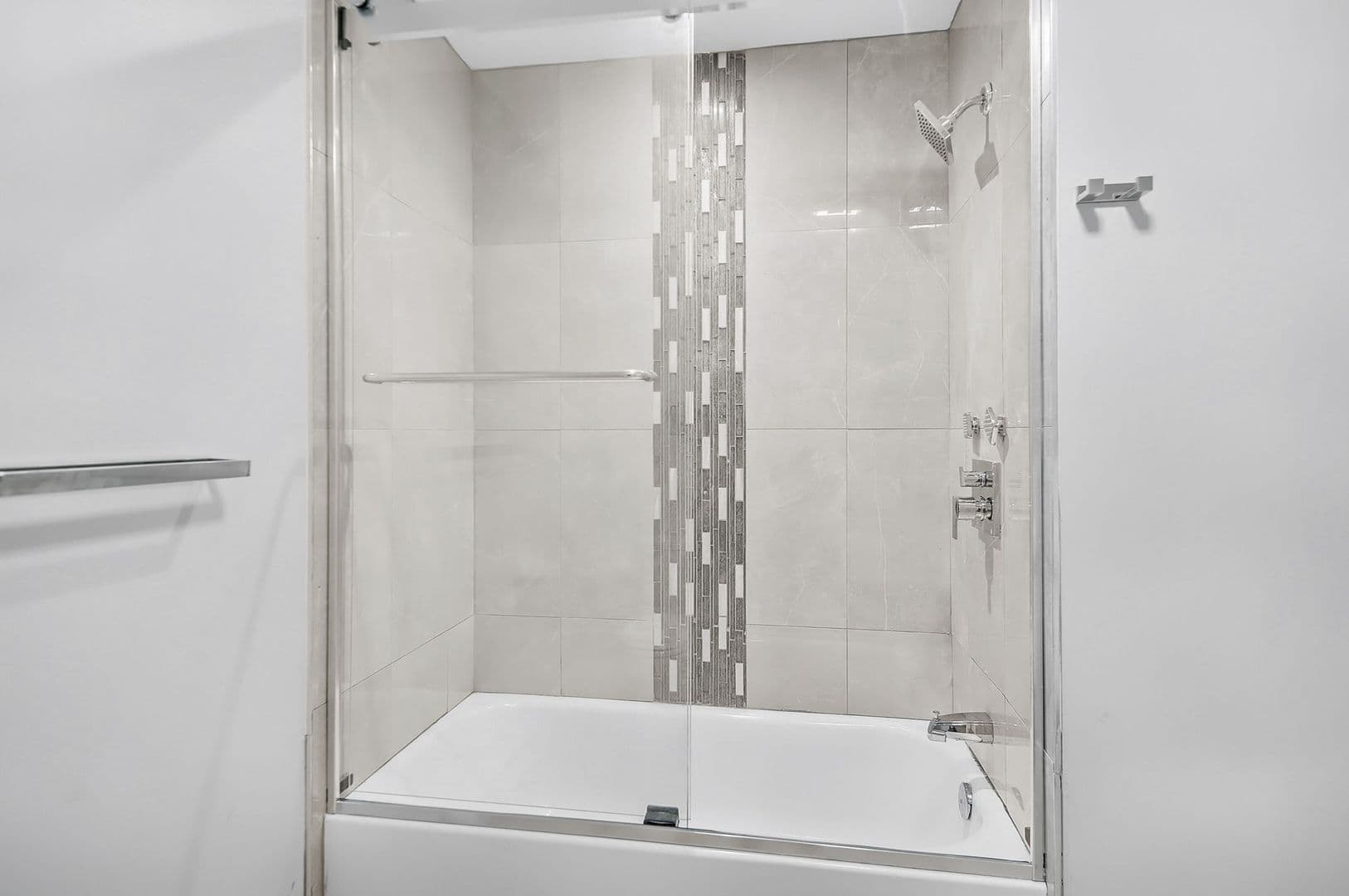 Ithaca Apartment: 601 E State St