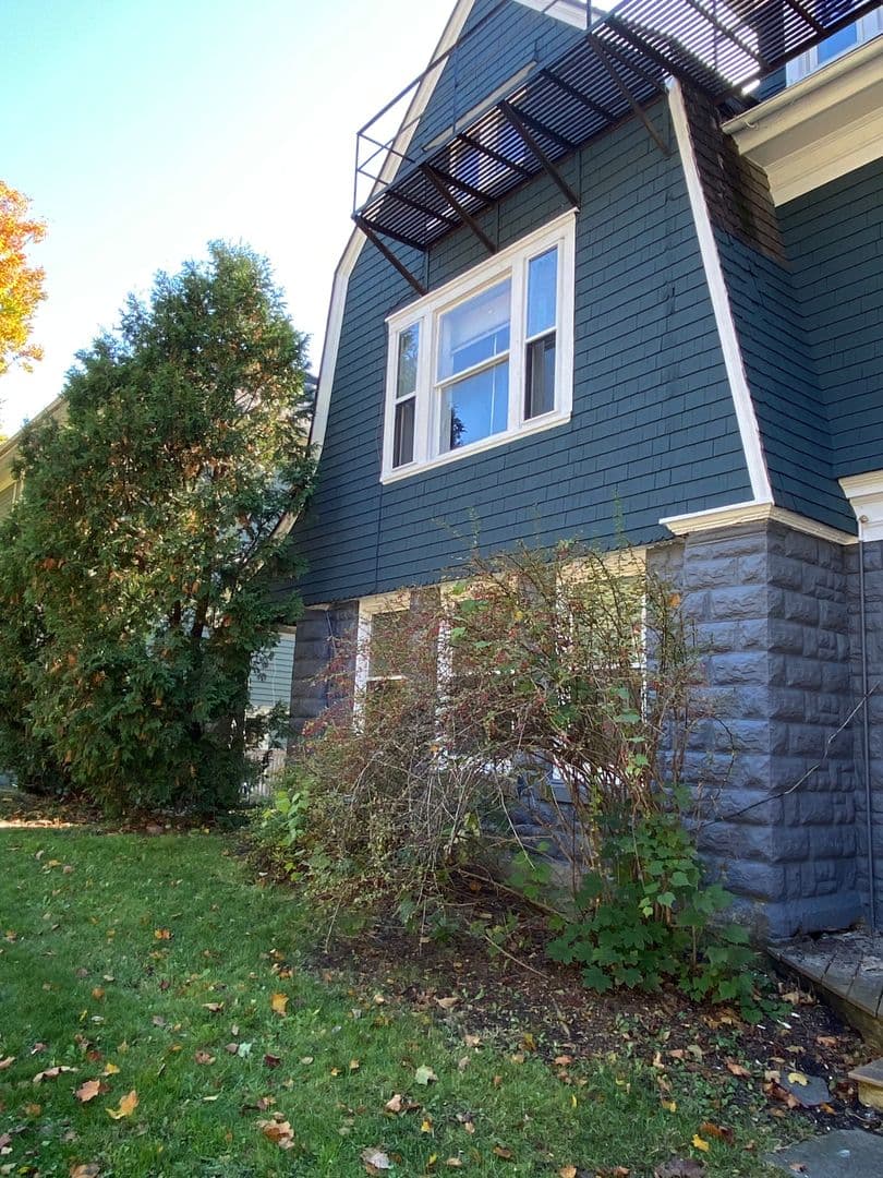 Ithaca Apartment: 609 E State St
