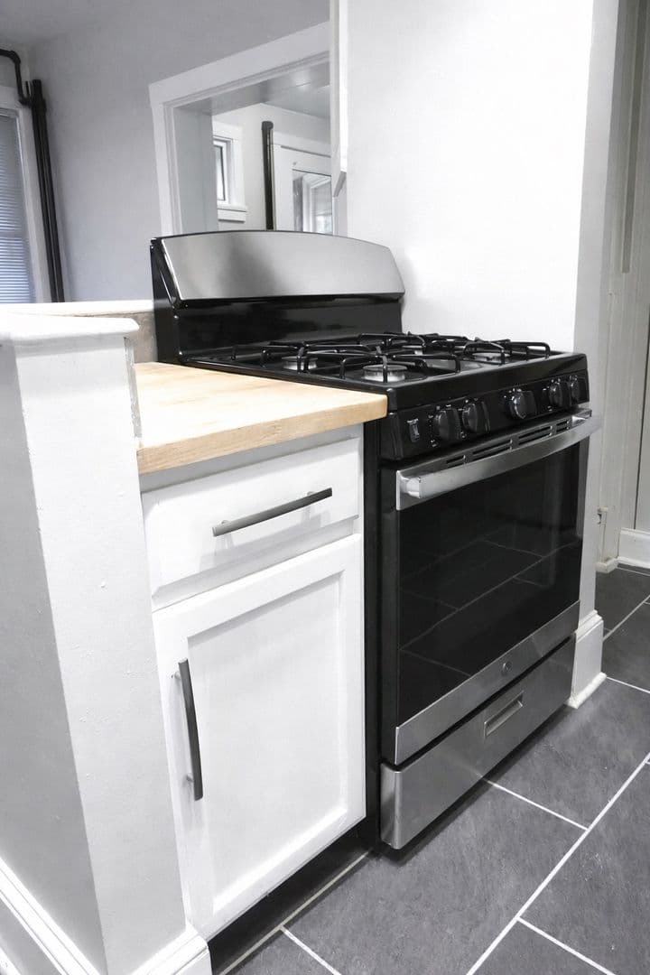 Ithaca Apartment: 609 E State St