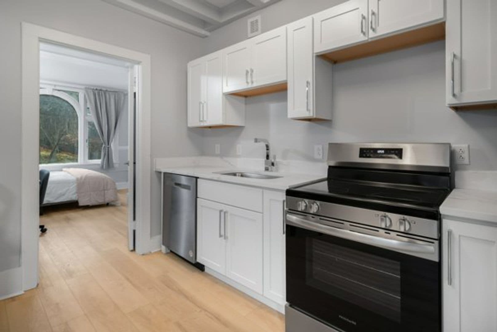Ithaca Apartment: 504 Stewart Ave