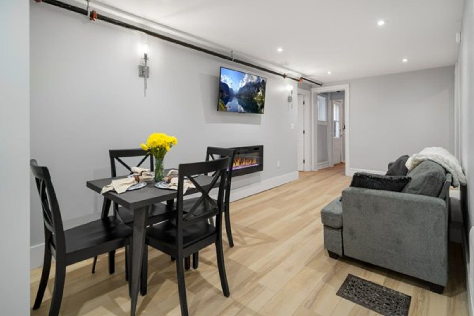 Ithaca Apartment: 702 E State St