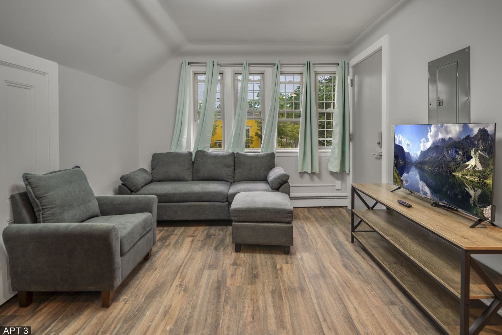 Ithaca Apartment: 711 E Seneca St