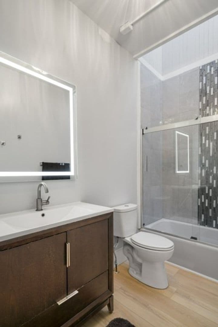 Ithaca Apartment: 702 E State St