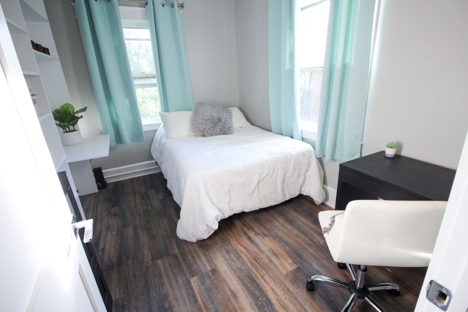 Ithaca Apartment: 613 E State St