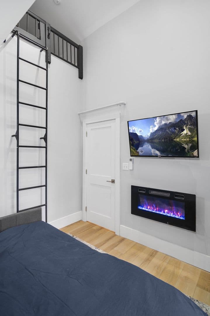 Ithaca Apartment: 504 Stewart Ave