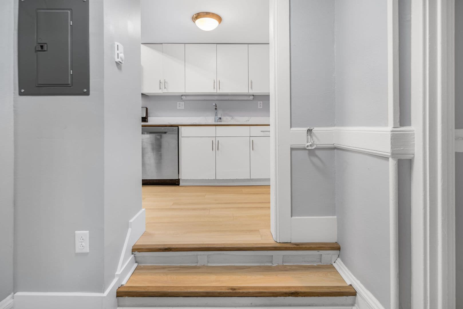 Ithaca Apartment: 504 Stewart Ave
