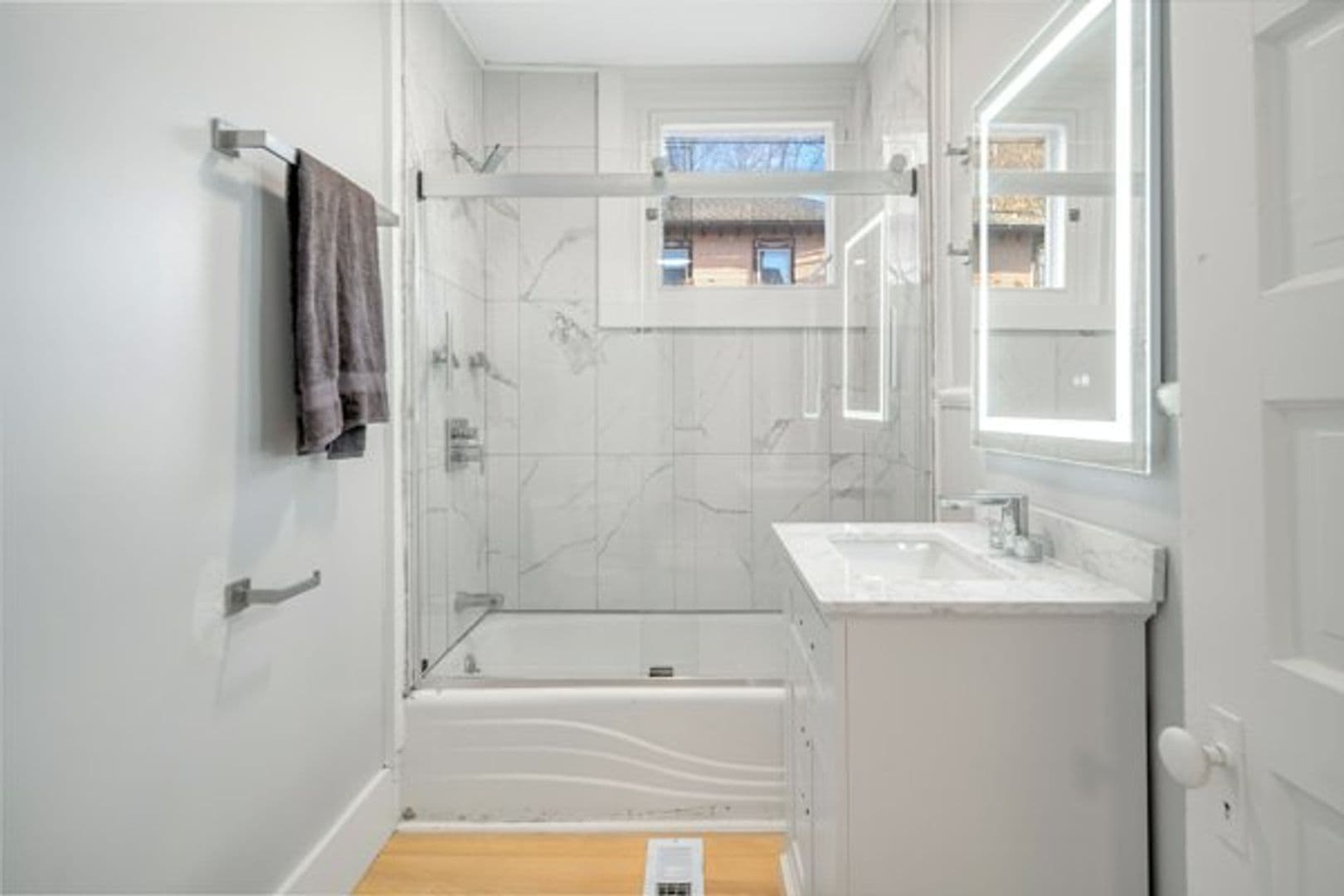 Ithaca Apartment: 702 E State St