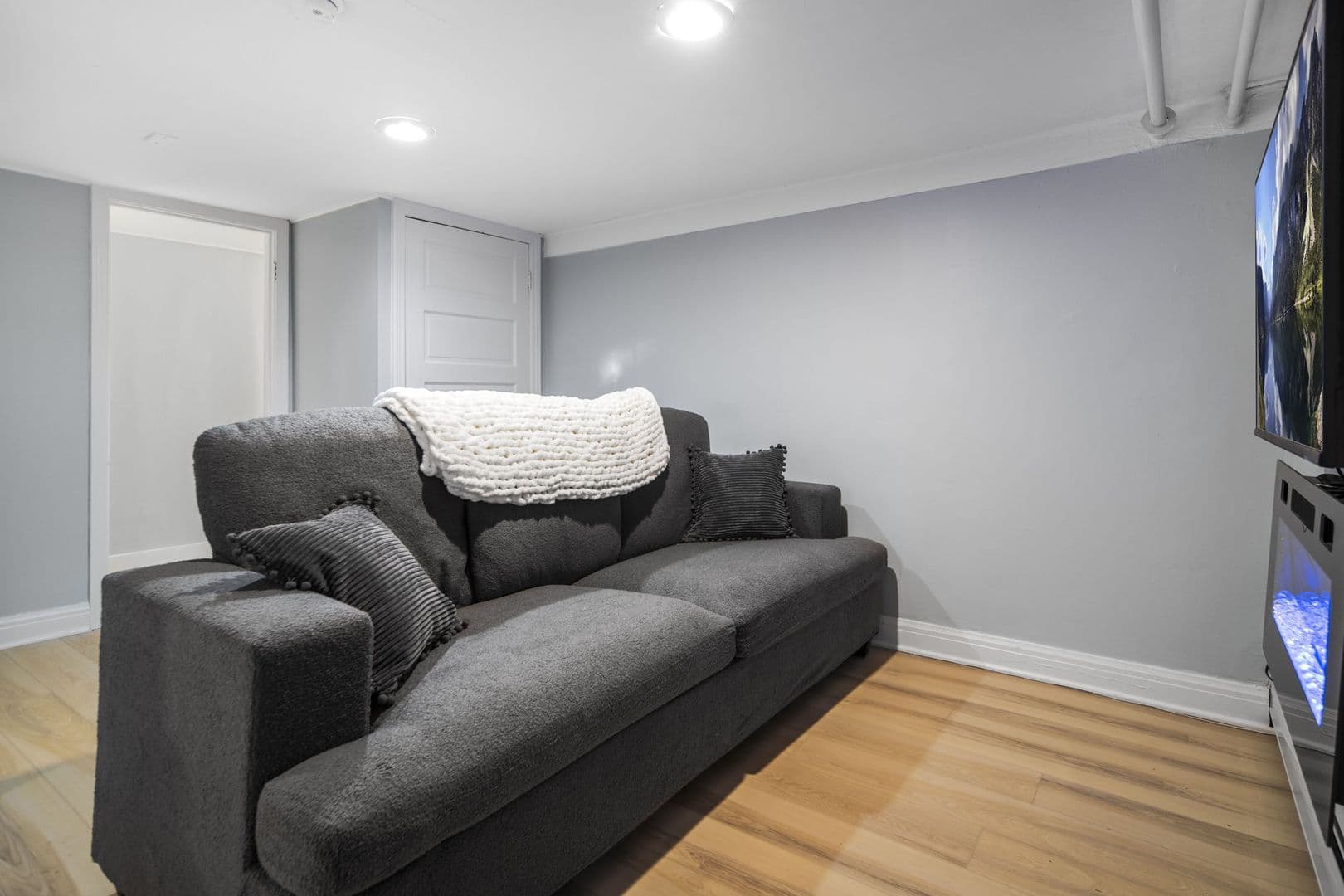 Ithaca Apartment: 104 Harvard Pl