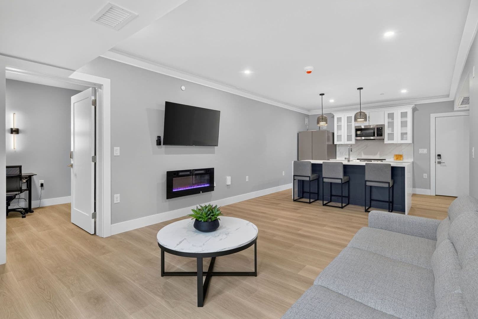 Ithaca Apartment: 201 Oak Avenue