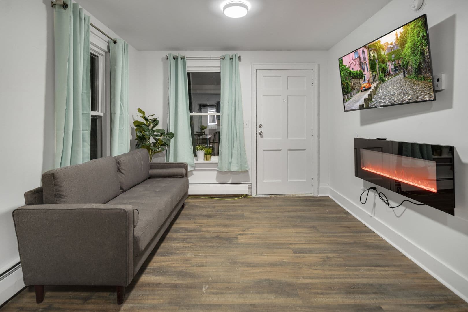 Ithaca Apartment: 518 Linn St
