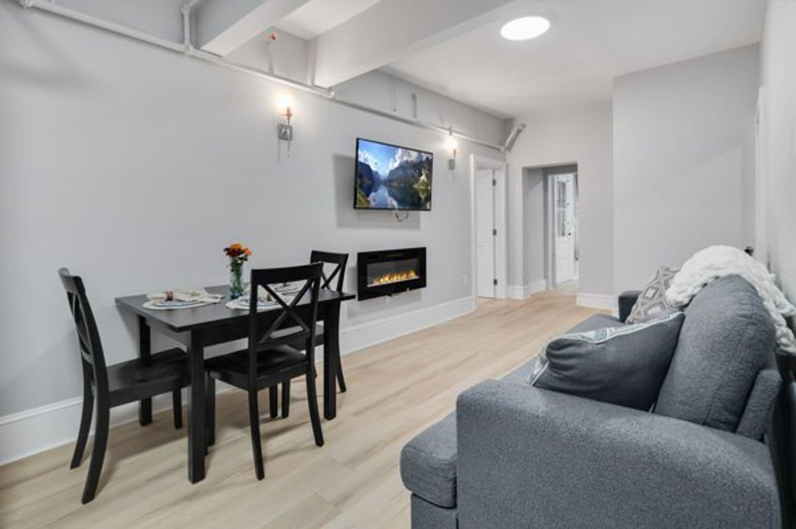 Ithaca Apartment: 702 E State St