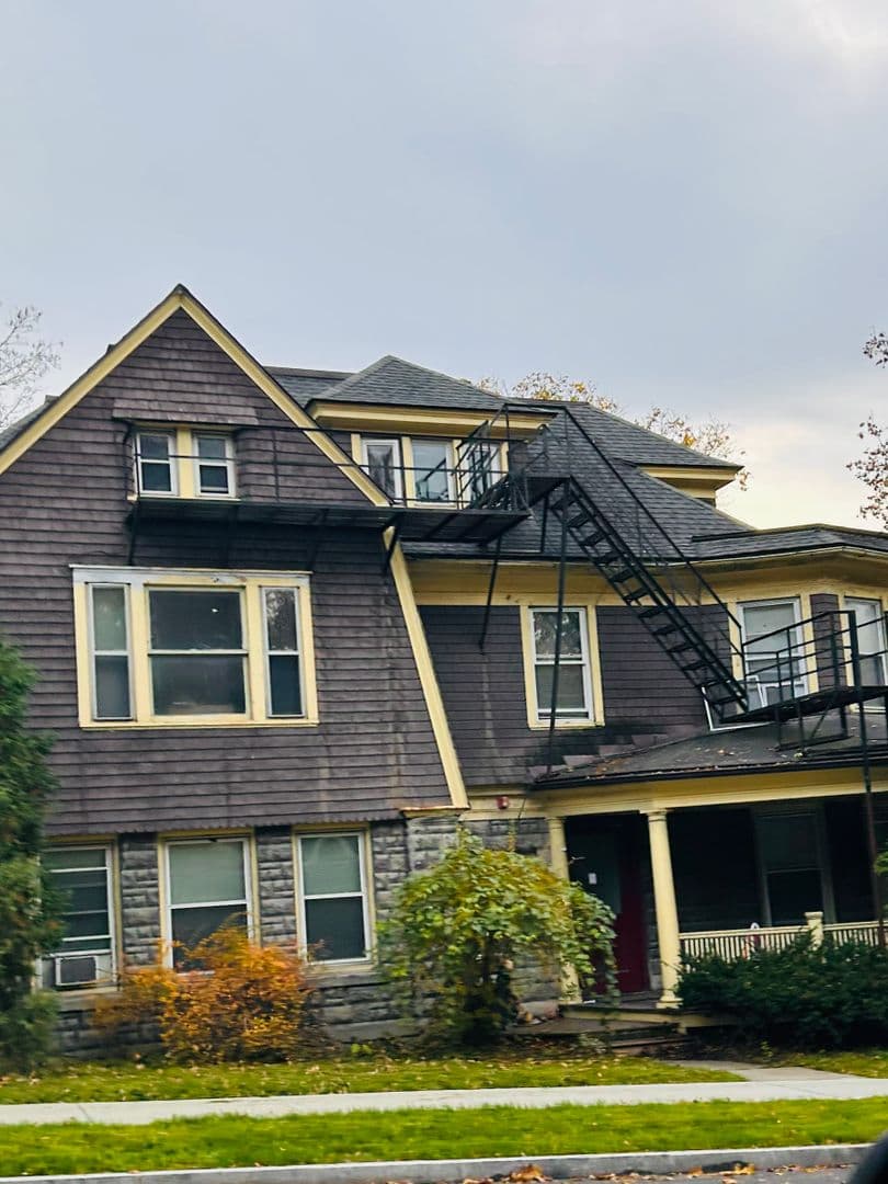 Ithaca Apartment: 609 E State St