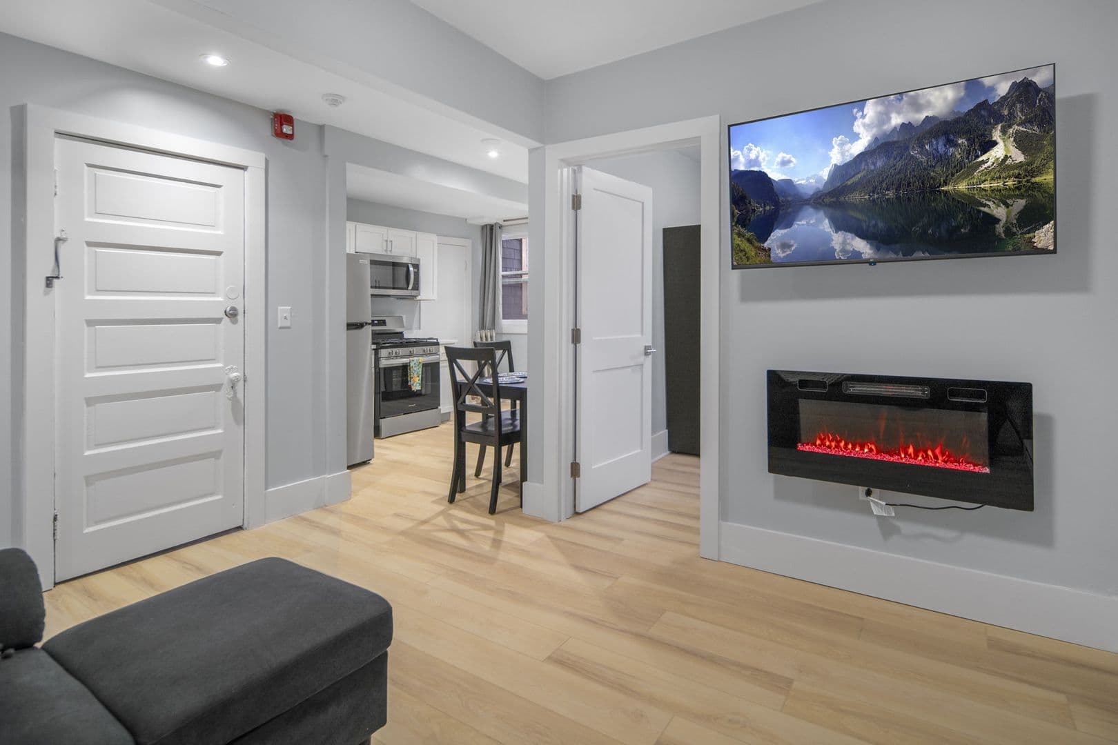 Ithaca Apartment: 104 Harvard Pl