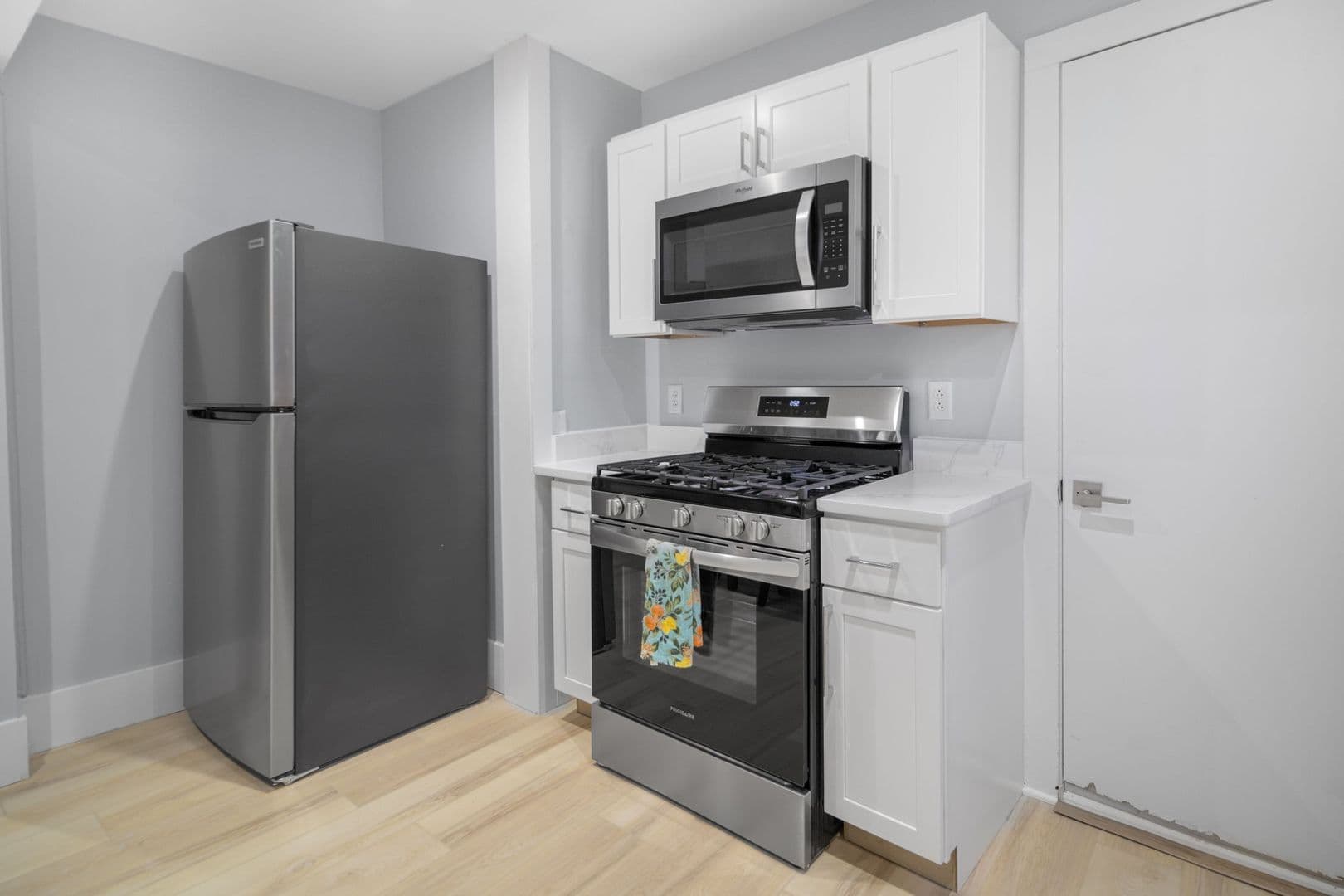 Ithaca Apartment: 104 Harvard Pl