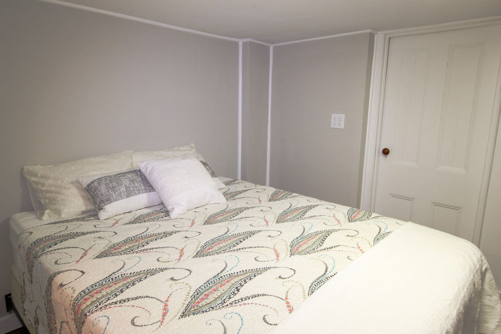 Ithaca Apartment: 230 Bryant Ave