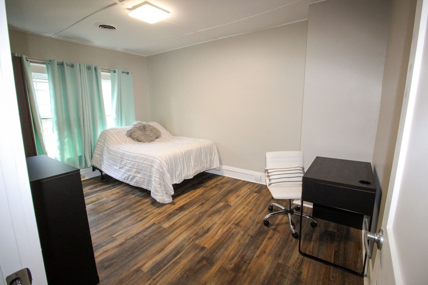 Ithaca Apartment: 613 E State St