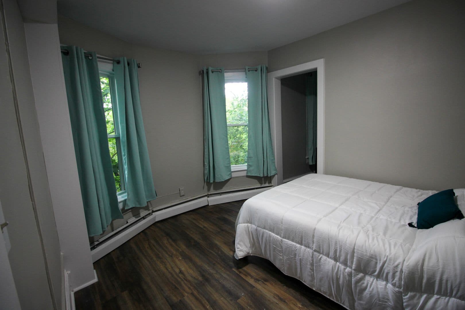 Ithaca Apartment: 522 Stewart Ave