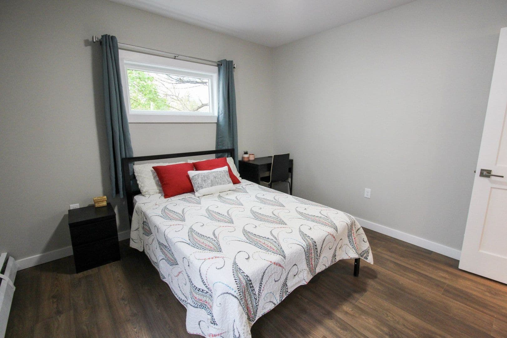 Ithaca Apartment: 522 Stewart Ave