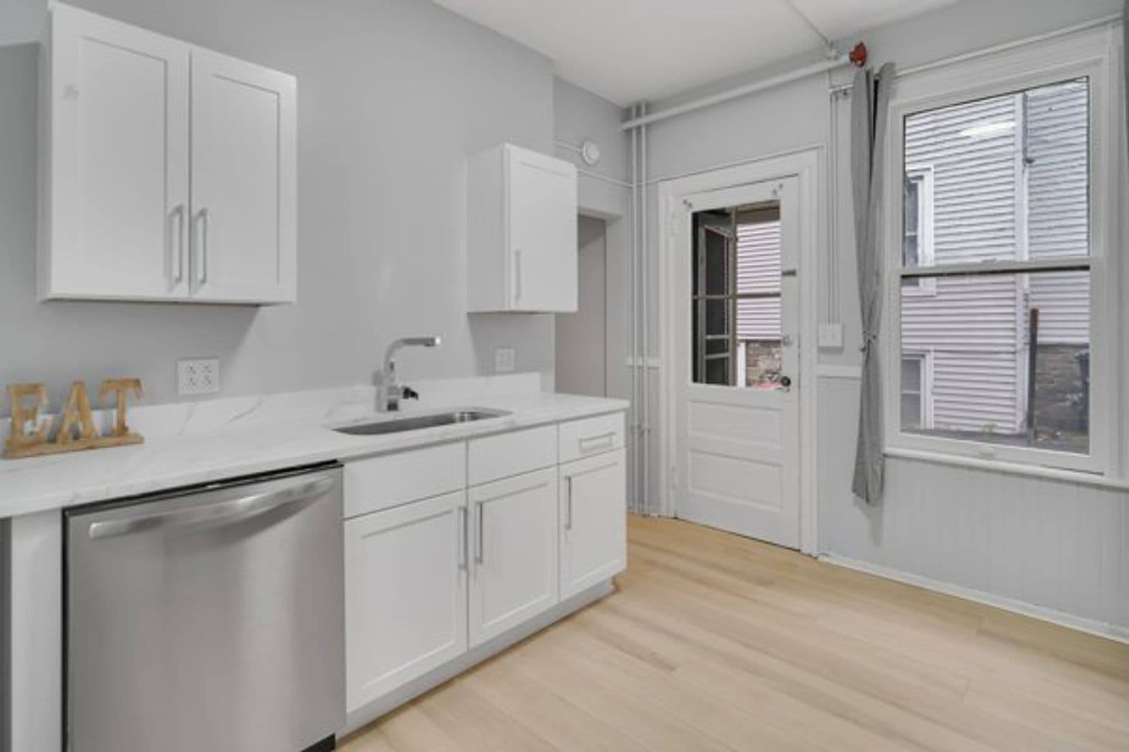 Ithaca Apartment: 702 E State St