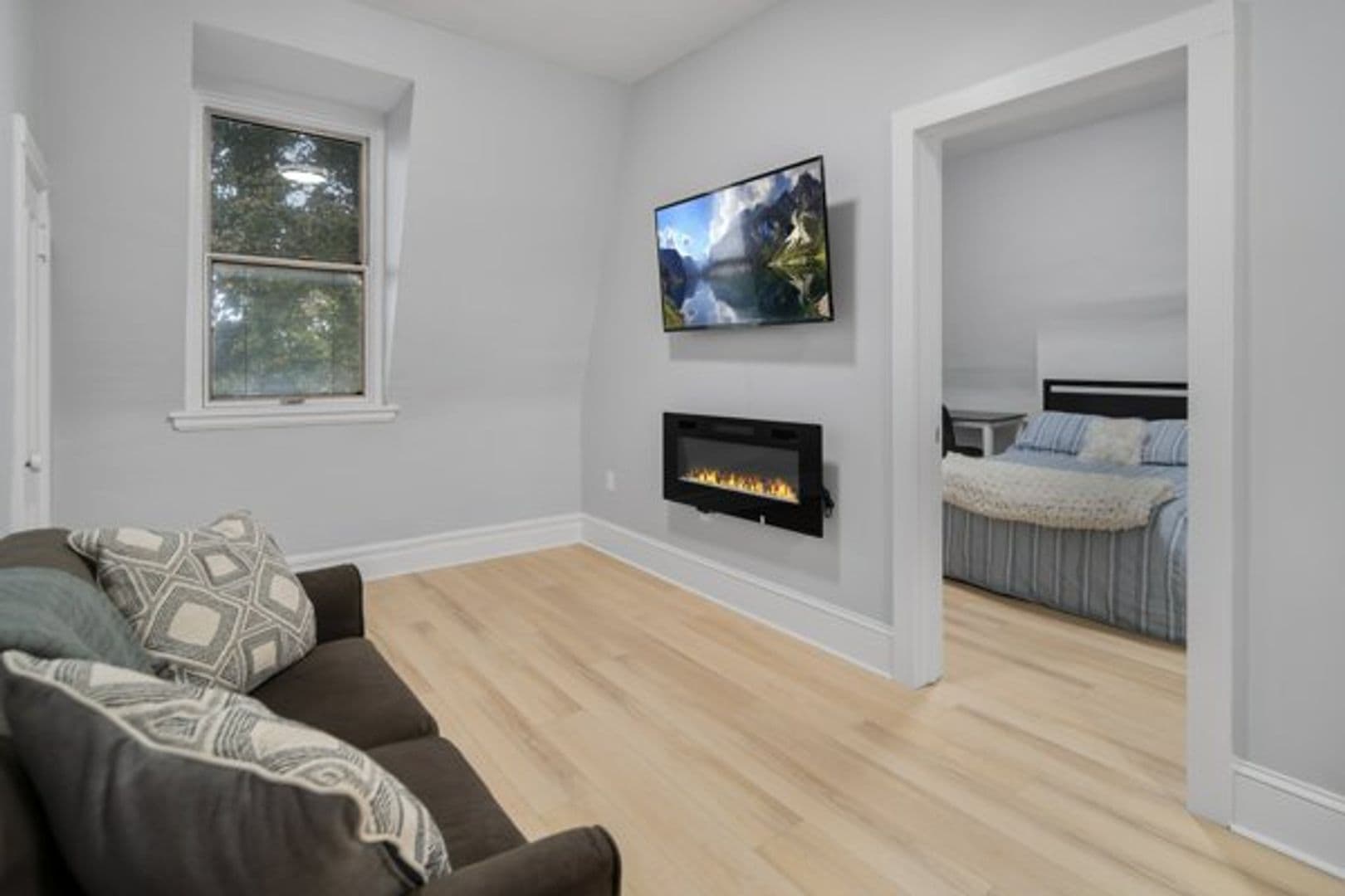 Ithaca Apartment: 702 E State St