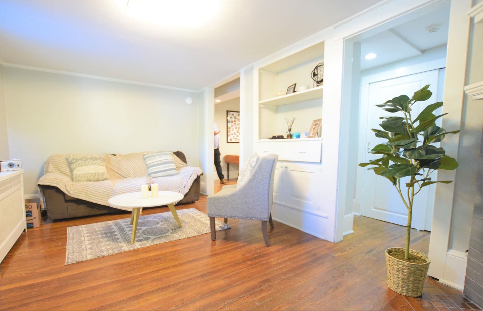 Ithaca Apartment: 609 E State St