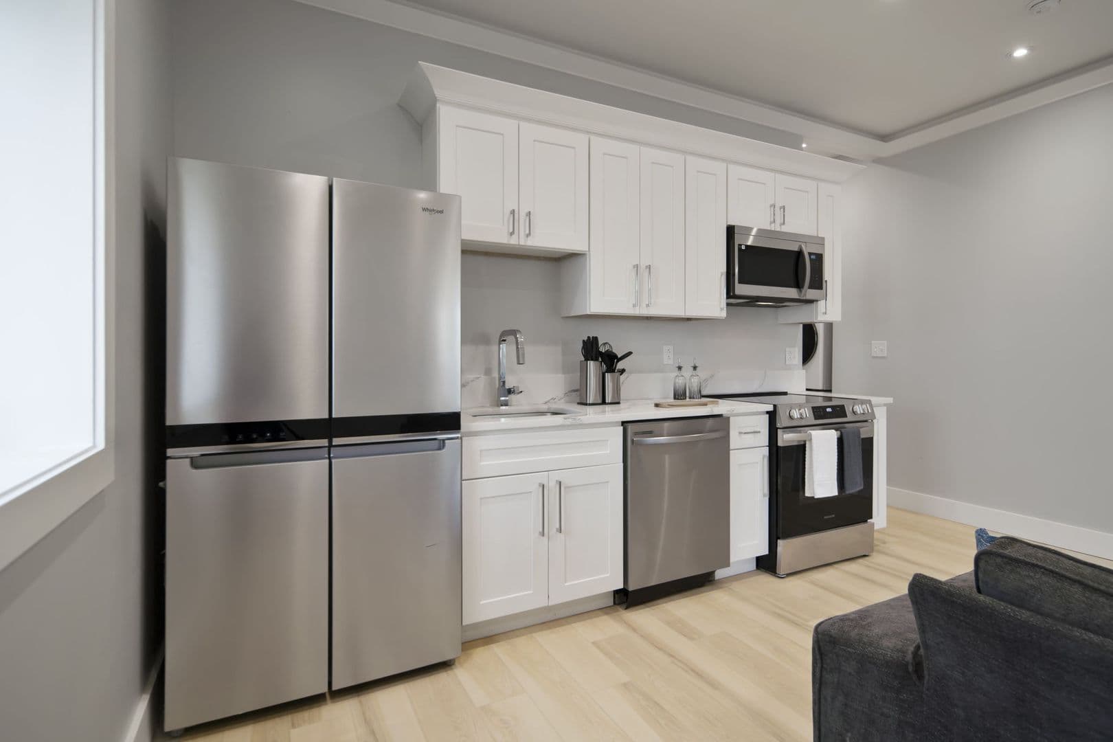 Ithaca Apartment: 601 E State St
