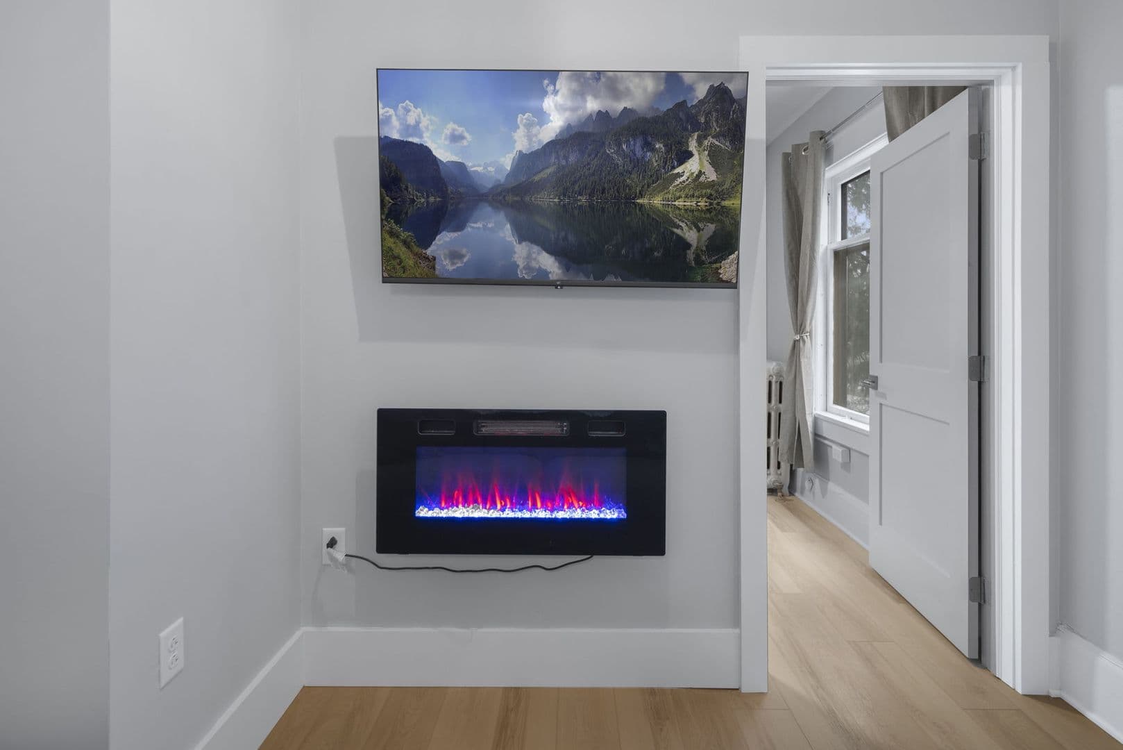 Ithaca Apartment: 104 Harvard Pl