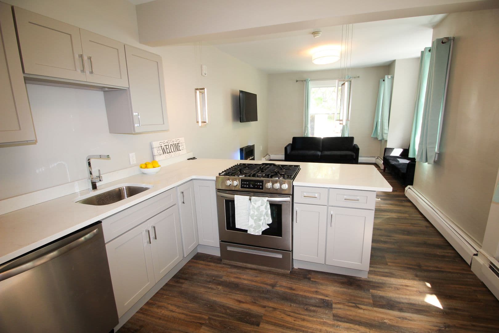 Ithaca Apartment: 522 Stewart Ave