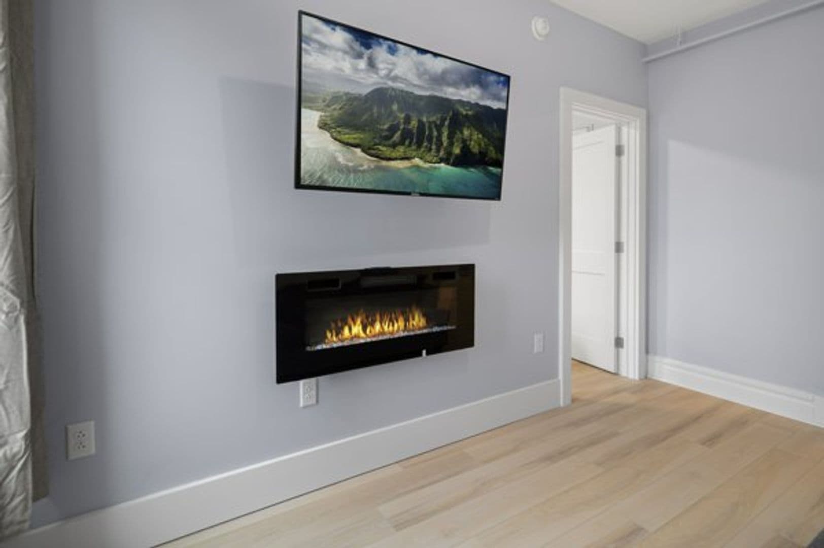 Ithaca Apartment: 702 E State St