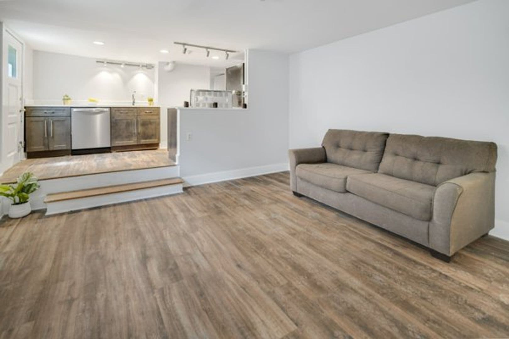 Ithaca Apartment: 404-406 University Ave