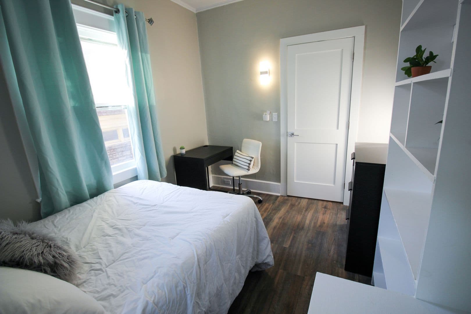 Ithaca Apartment: 613 E State St