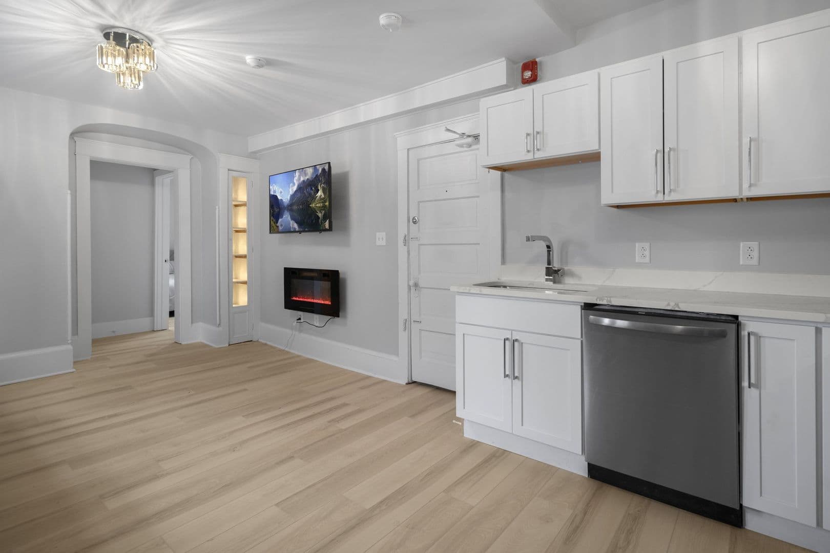Ithaca Apartment: 104 Harvard Pl