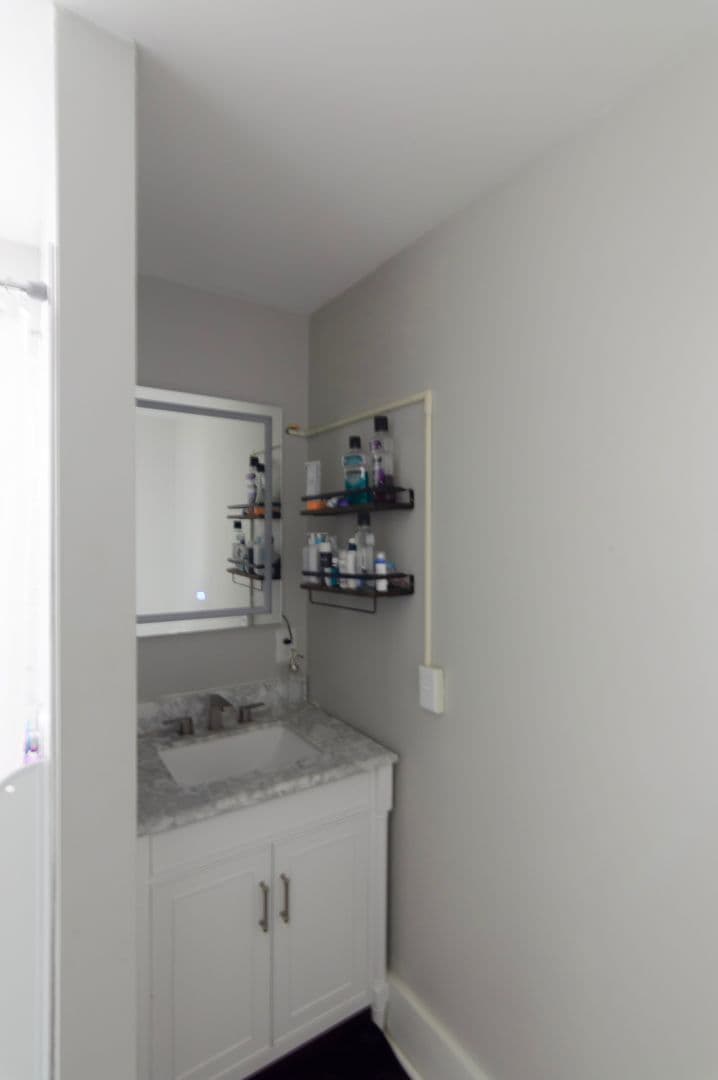 Ithaca Apartment: 609 E State St