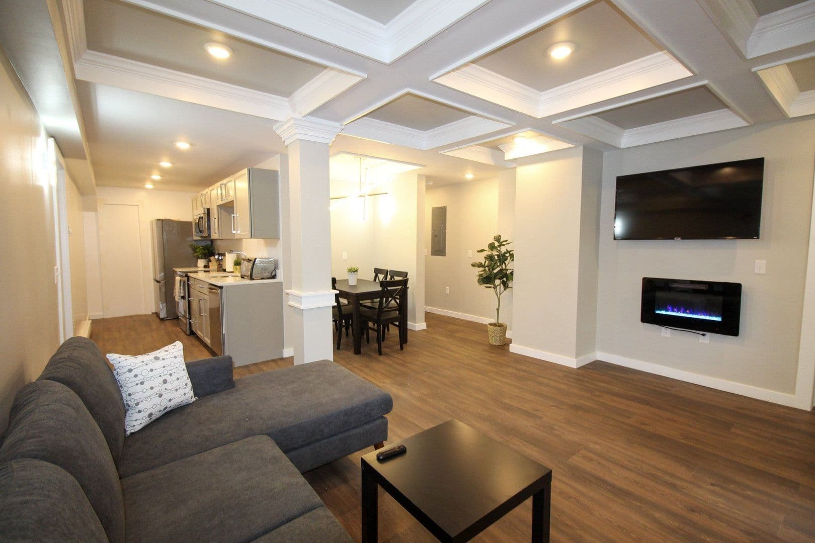 Ithaca Apartment: 522 Stewart Ave