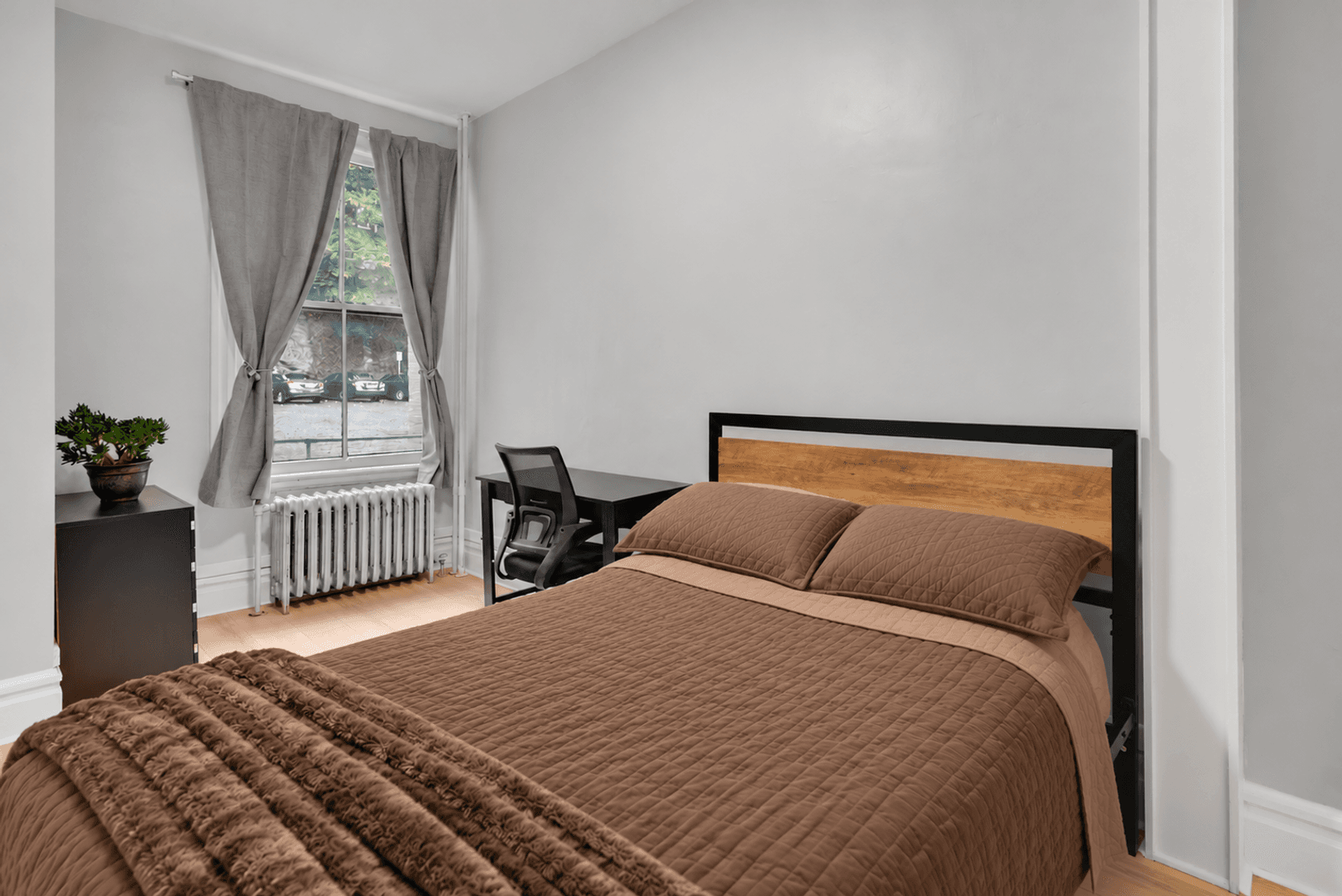 Ithaca Apartment: 702 E State St