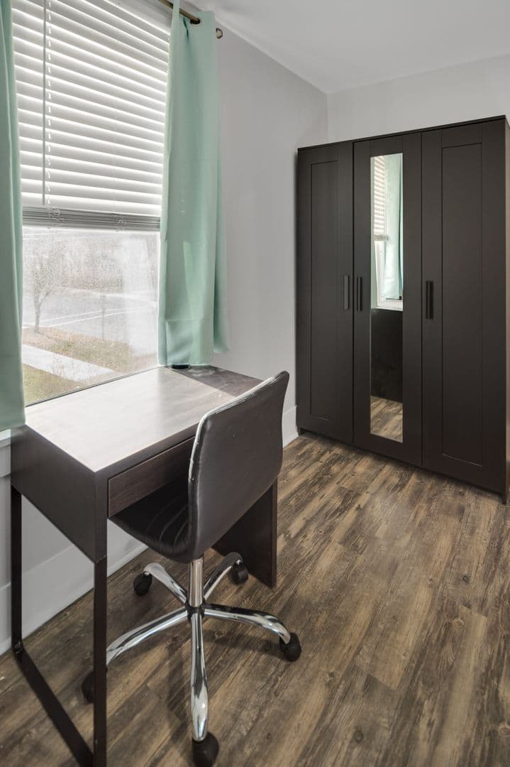 Ithaca Apartment: 1005 - 1007 N Aurora St