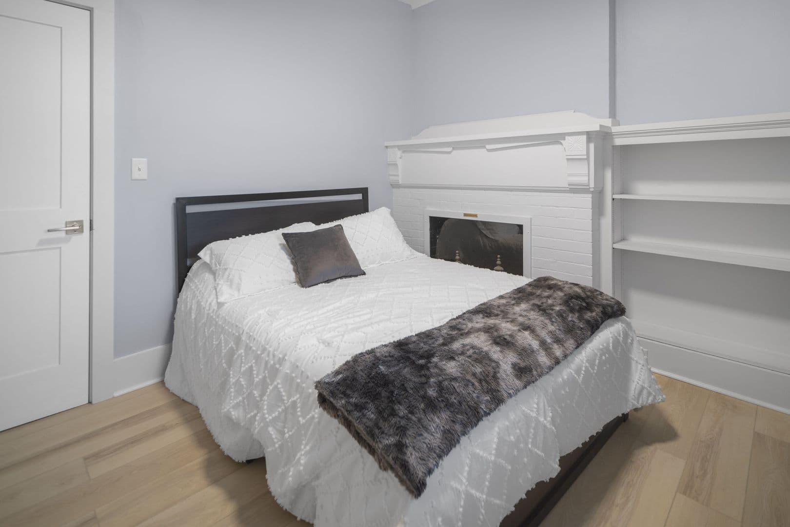 Ithaca Apartment: 702 E State St