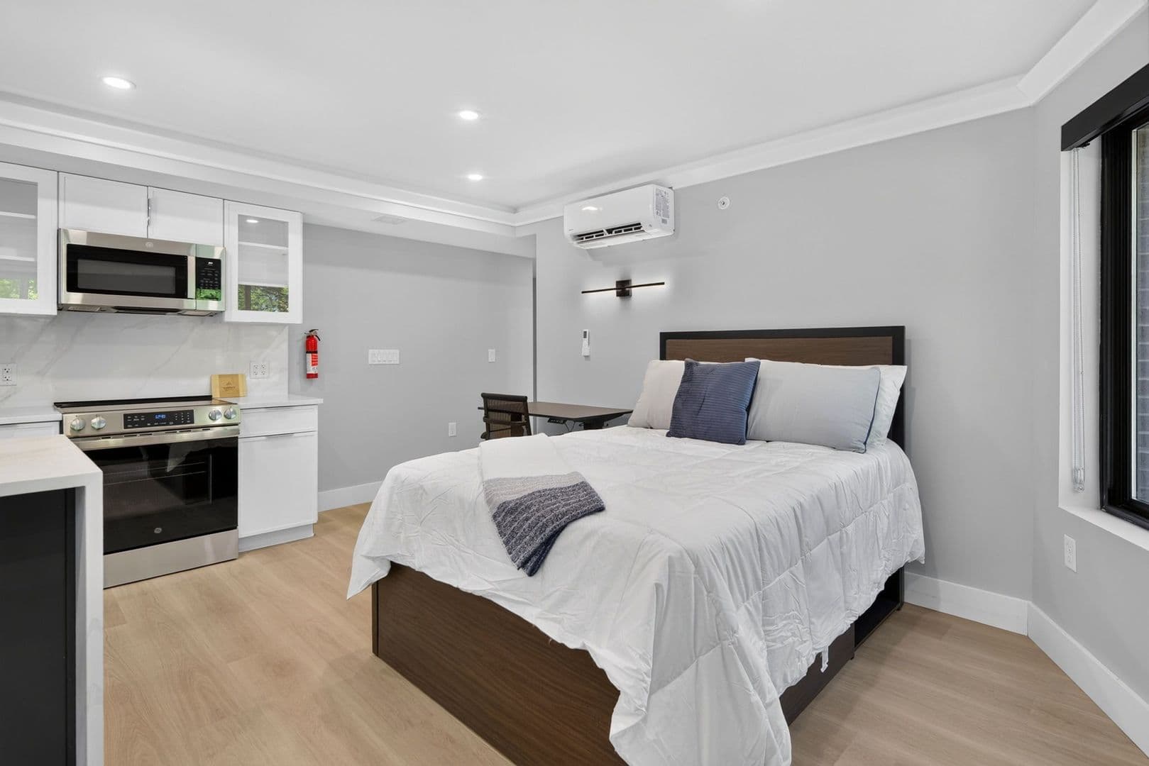 Ithaca Apartment: 201 Oak Avenue