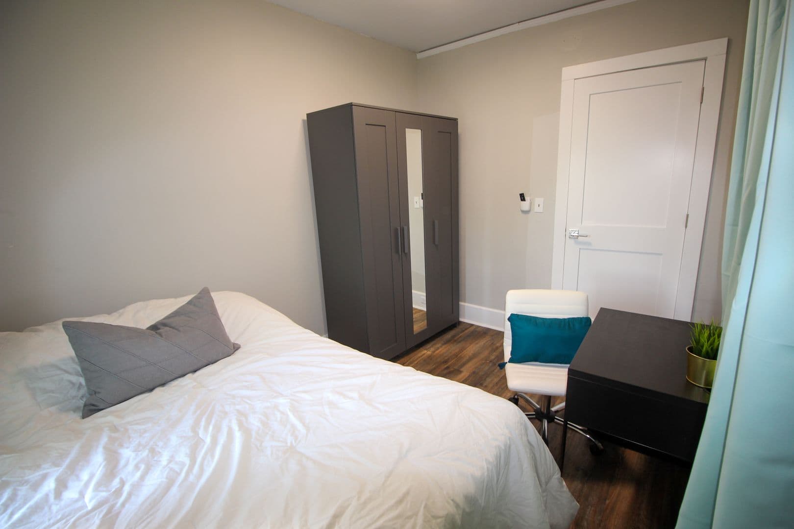 Ithaca Apartment: 613 E State St