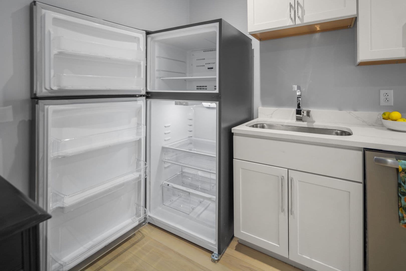Ithaca Apartment: 702 E State St