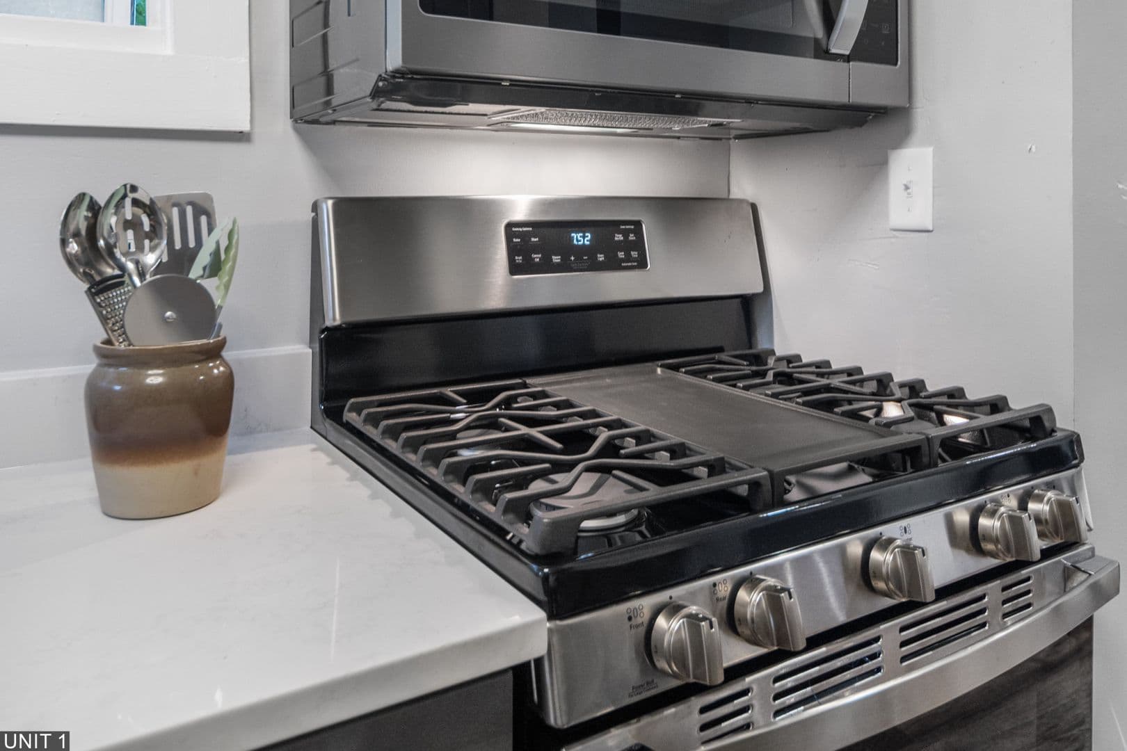 Ithaca Apartment: 109 Williams St