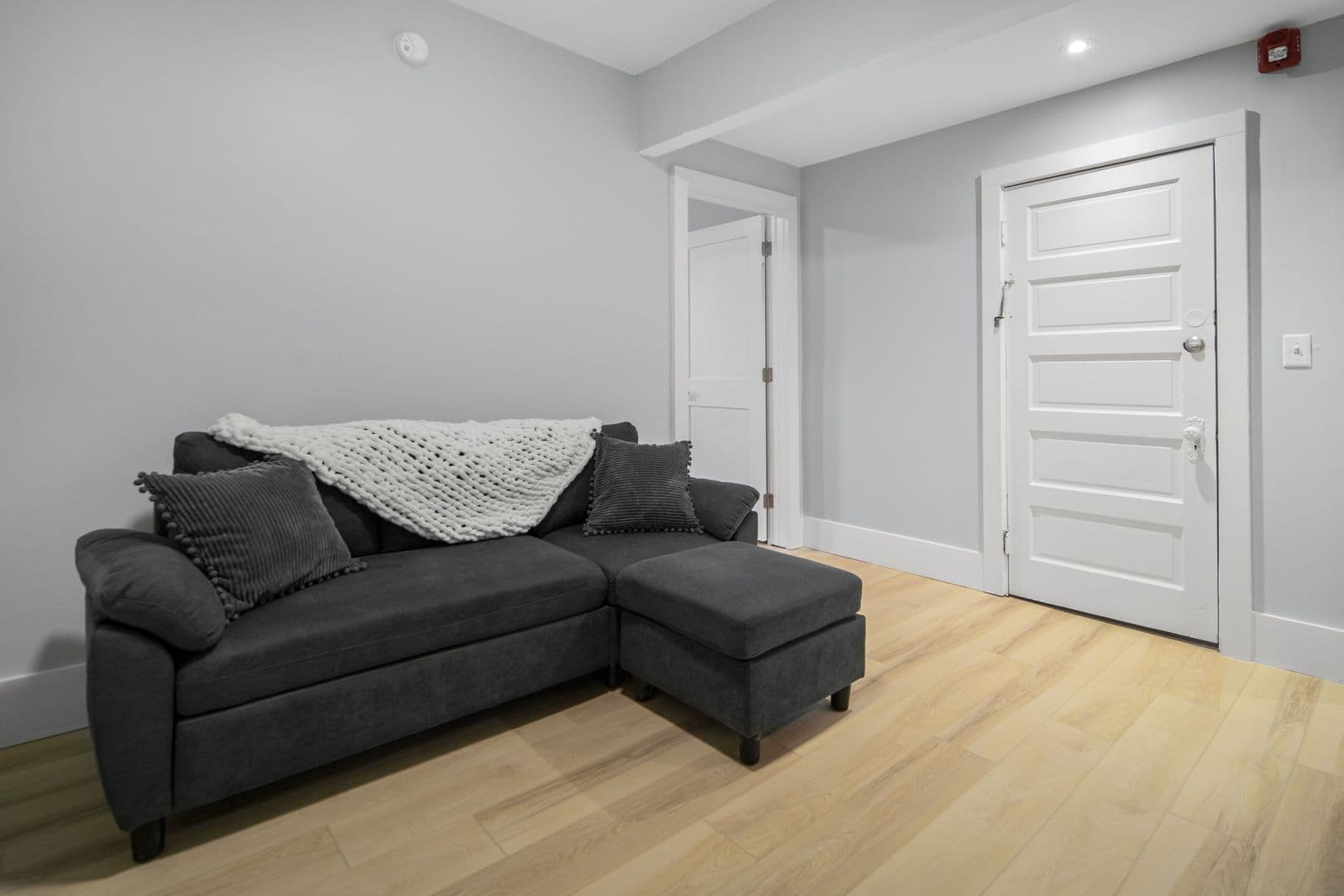 Ithaca Apartment: 104 Harvard Pl