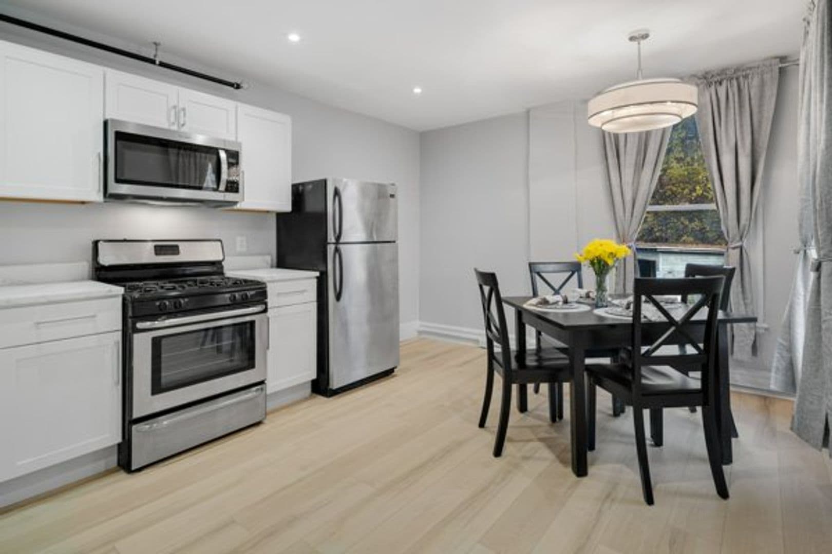 Ithaca Apartment: 702 E State St