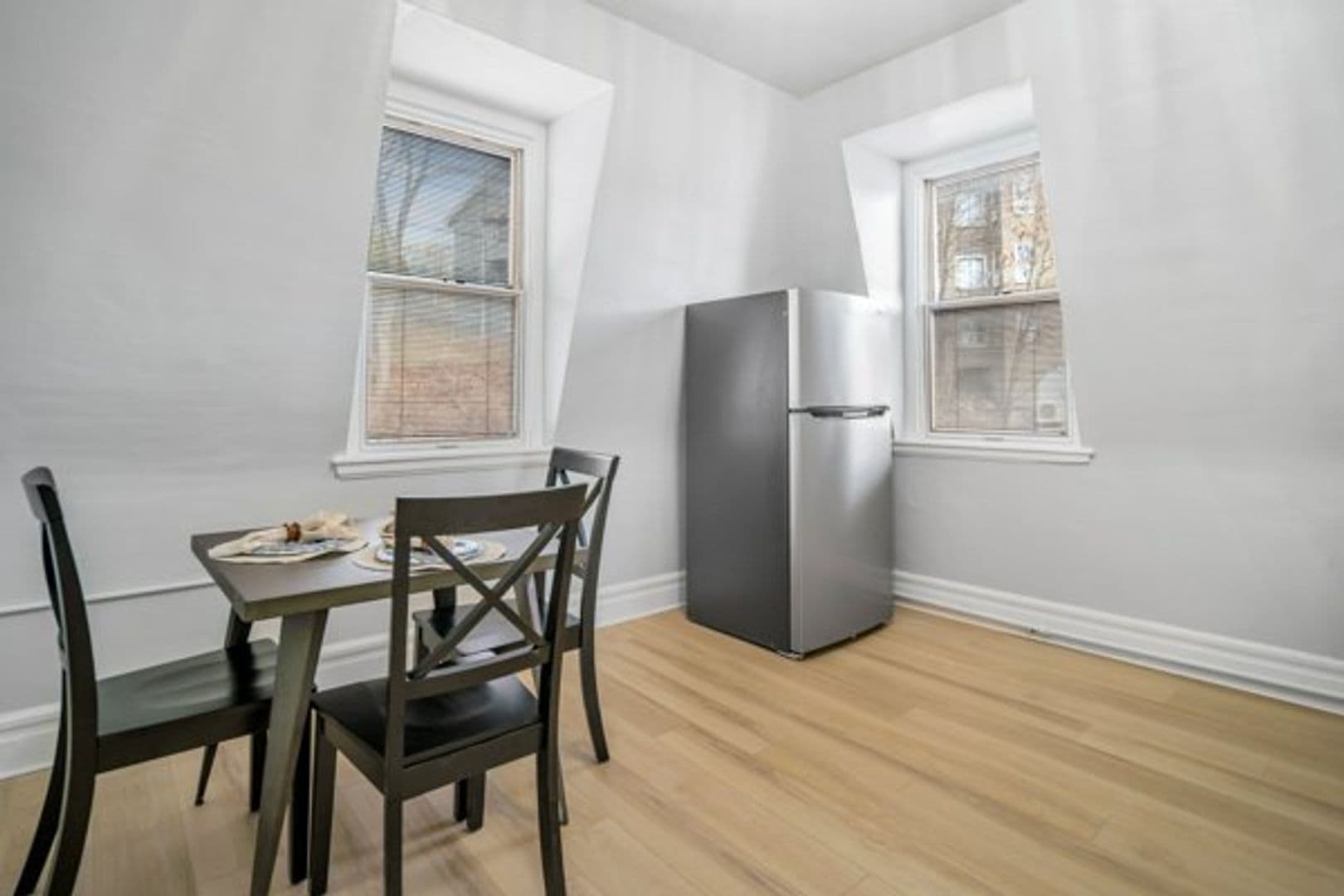 Ithaca Apartment: 702 E State St