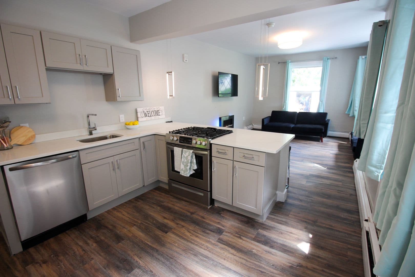 Ithaca Apartment: 522 Stewart Ave