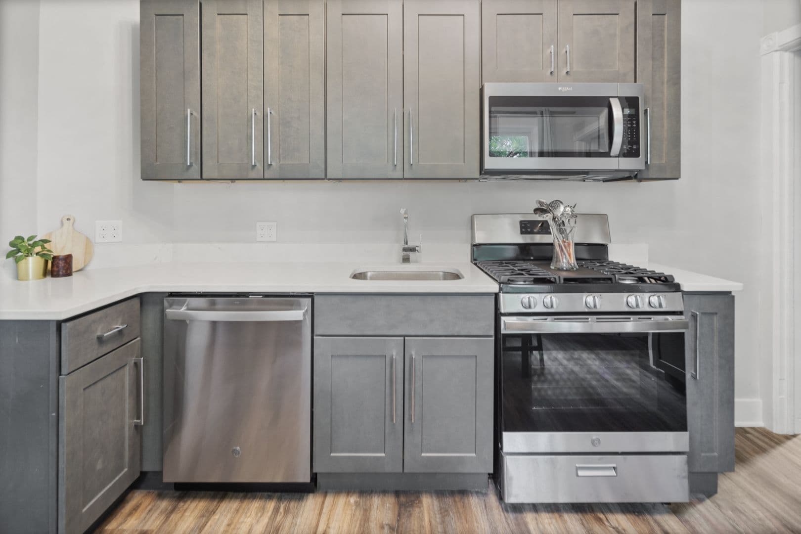 Ithaca Apartment: 601 E State St
