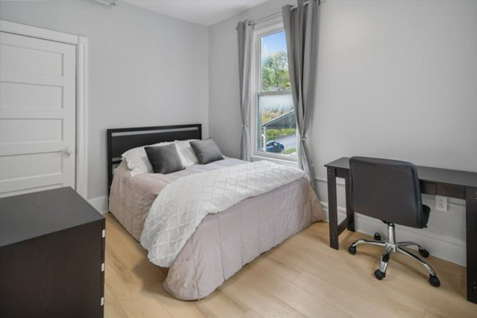 Ithaca Apartment: 702 E State St