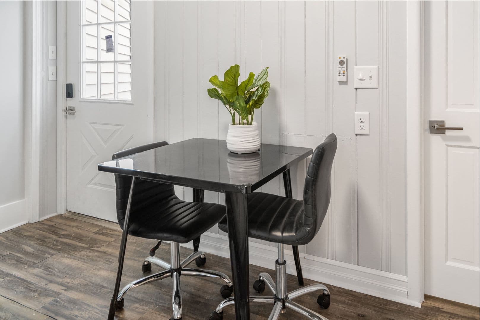 Ithaca Apartment: 1005 - 1007 N Aurora St