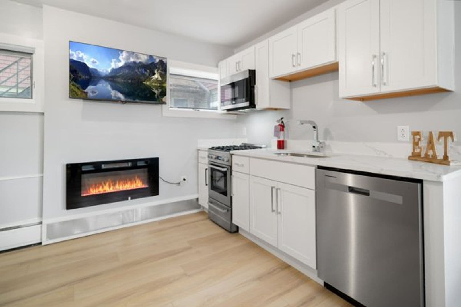 Ithaca Apartment: 504 Stewart Ave