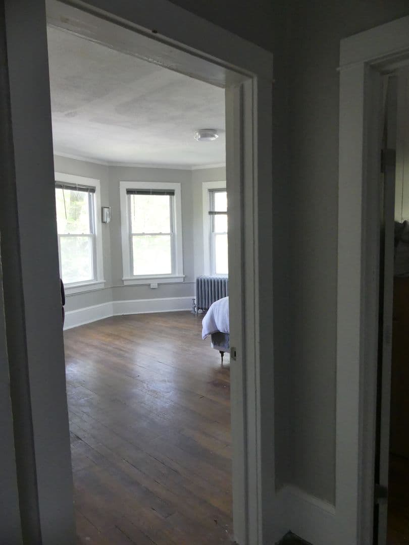Ithaca Apartment: 609 E State St